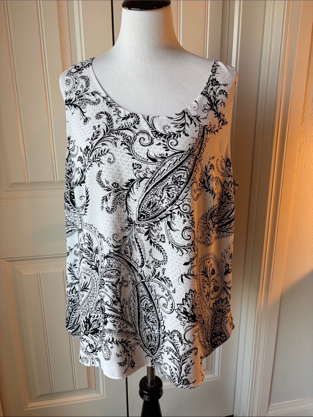 Chico’s Reversible Tank Top Size 3 XL 16/18 Black White Paisley Geometric